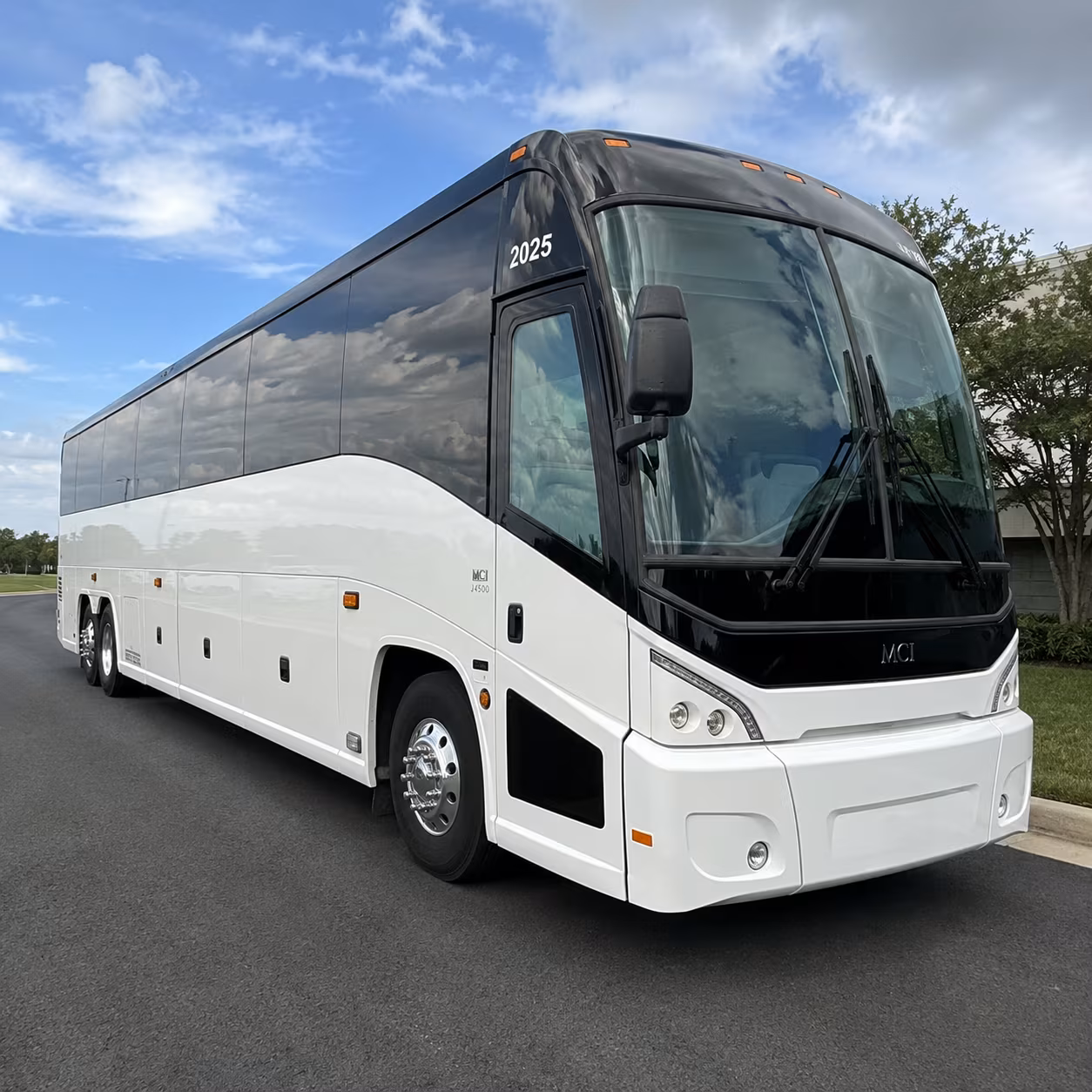 haywardcoachbuscompany com can handle airport transfers to oak sfo and sjc for your whole group